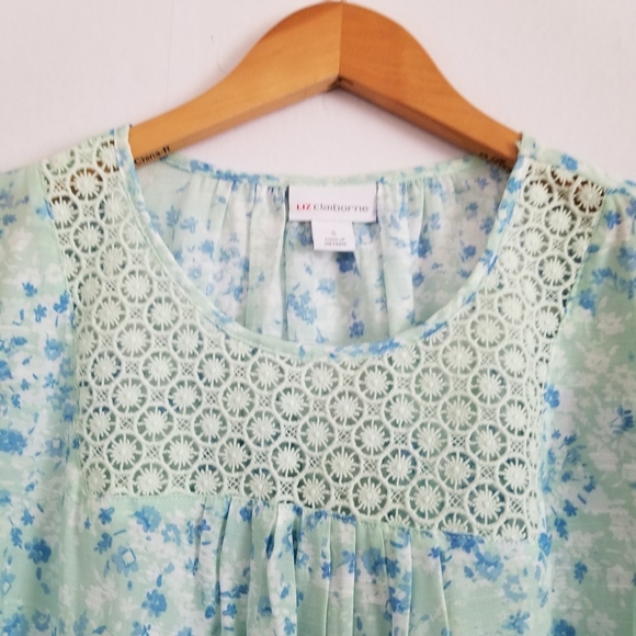 NWT Liz Claiborne Seagreen Ditzy Print Blouse Size Small - Picture 2 of 7